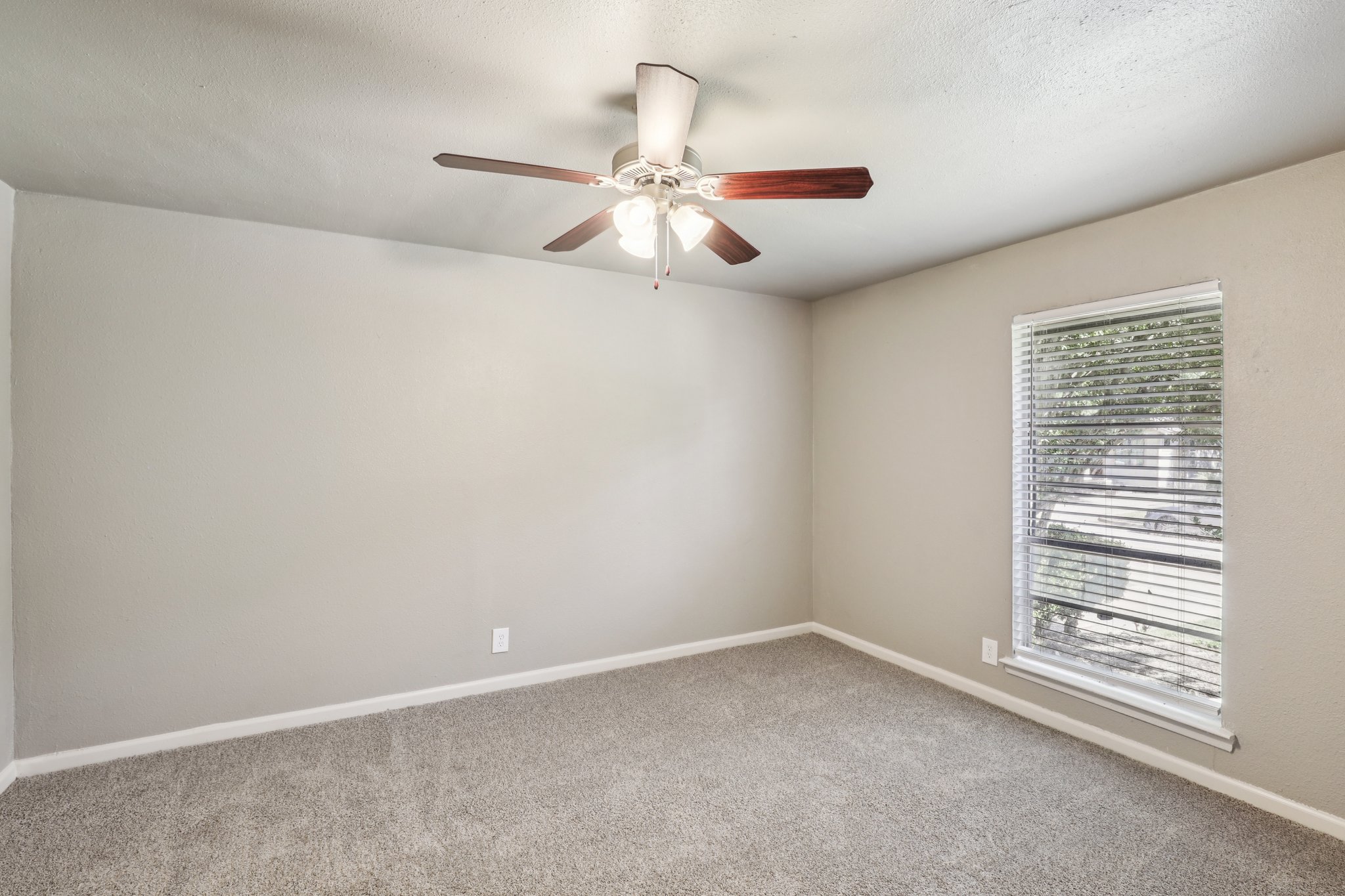 El Campo Ave-S2907-006.jpg