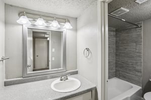 El Campo Ave-S2907-010.jpg