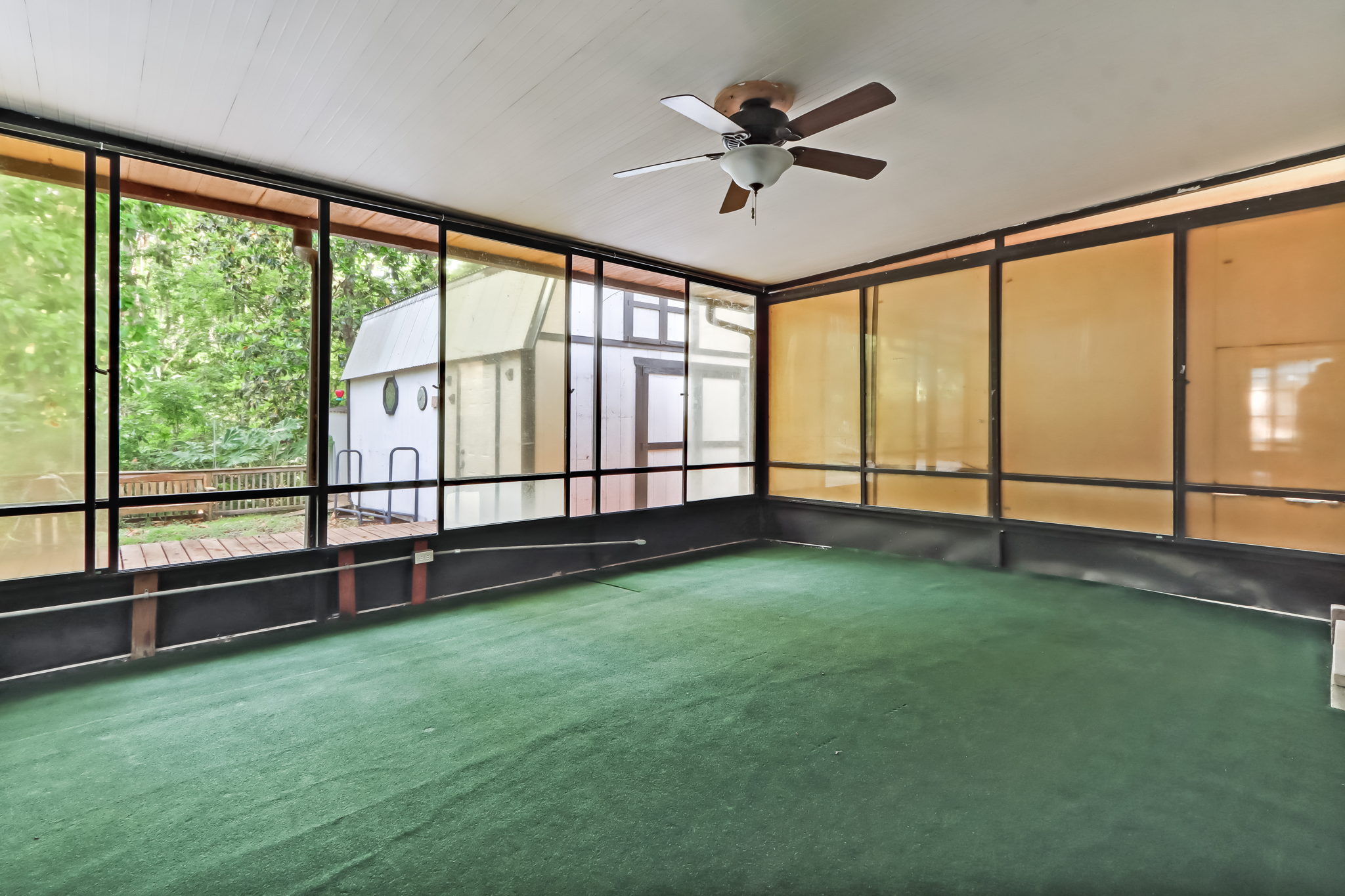 Screened-in Porch