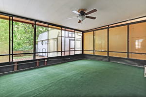 Screened-in Porch