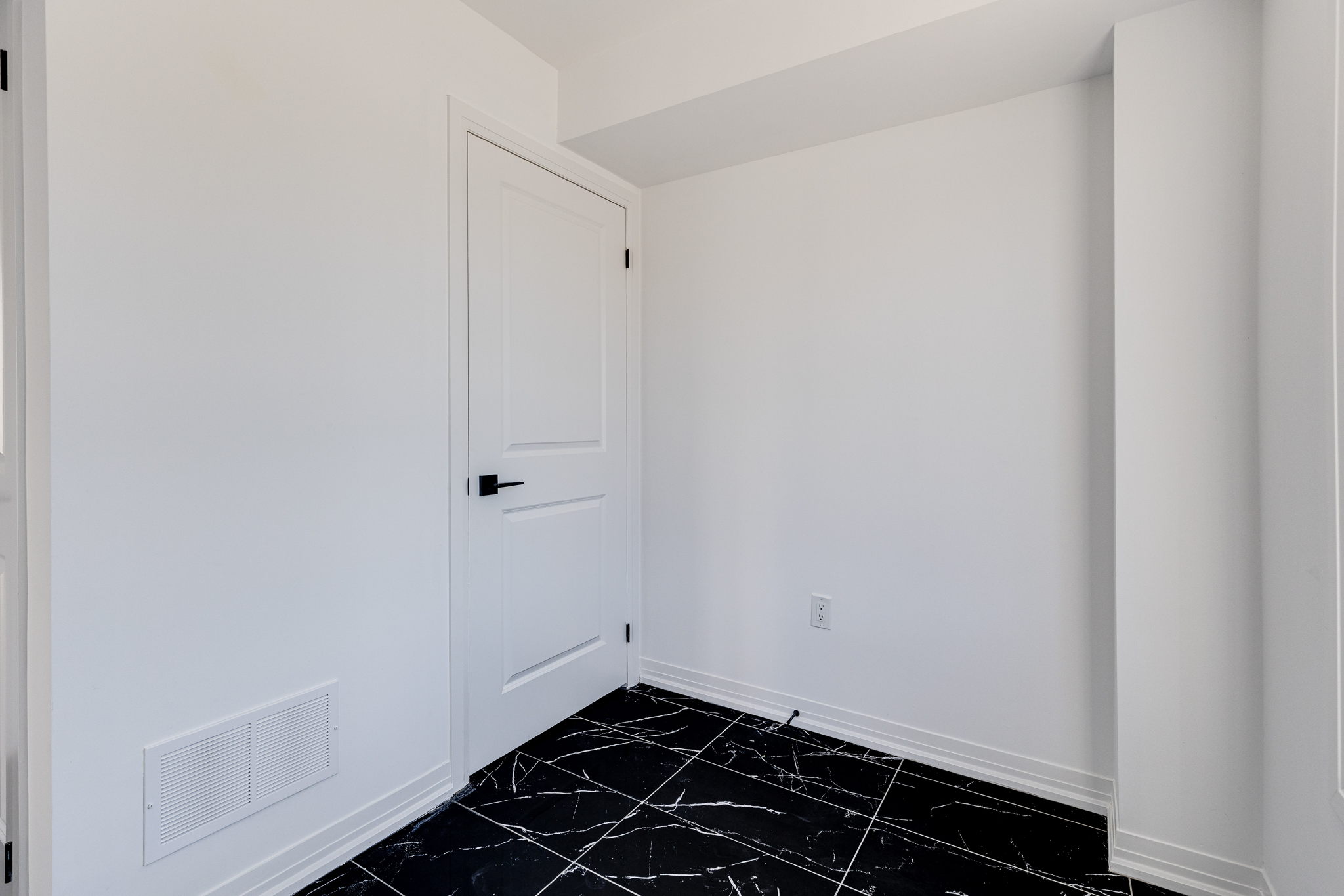 Barrie property showcase — delivered property photograph 8