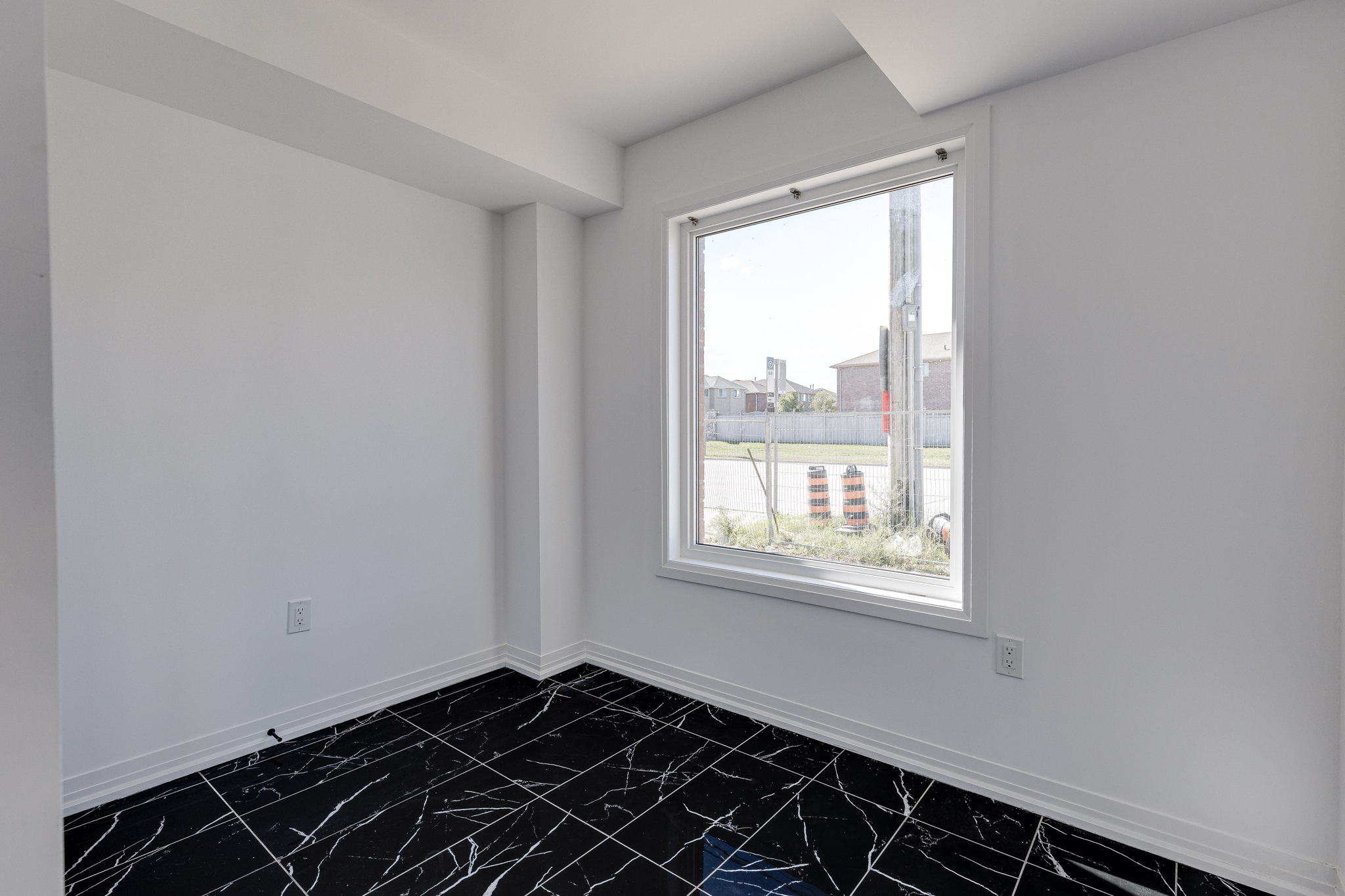 Barrie property showcase — delivered property photograph 7