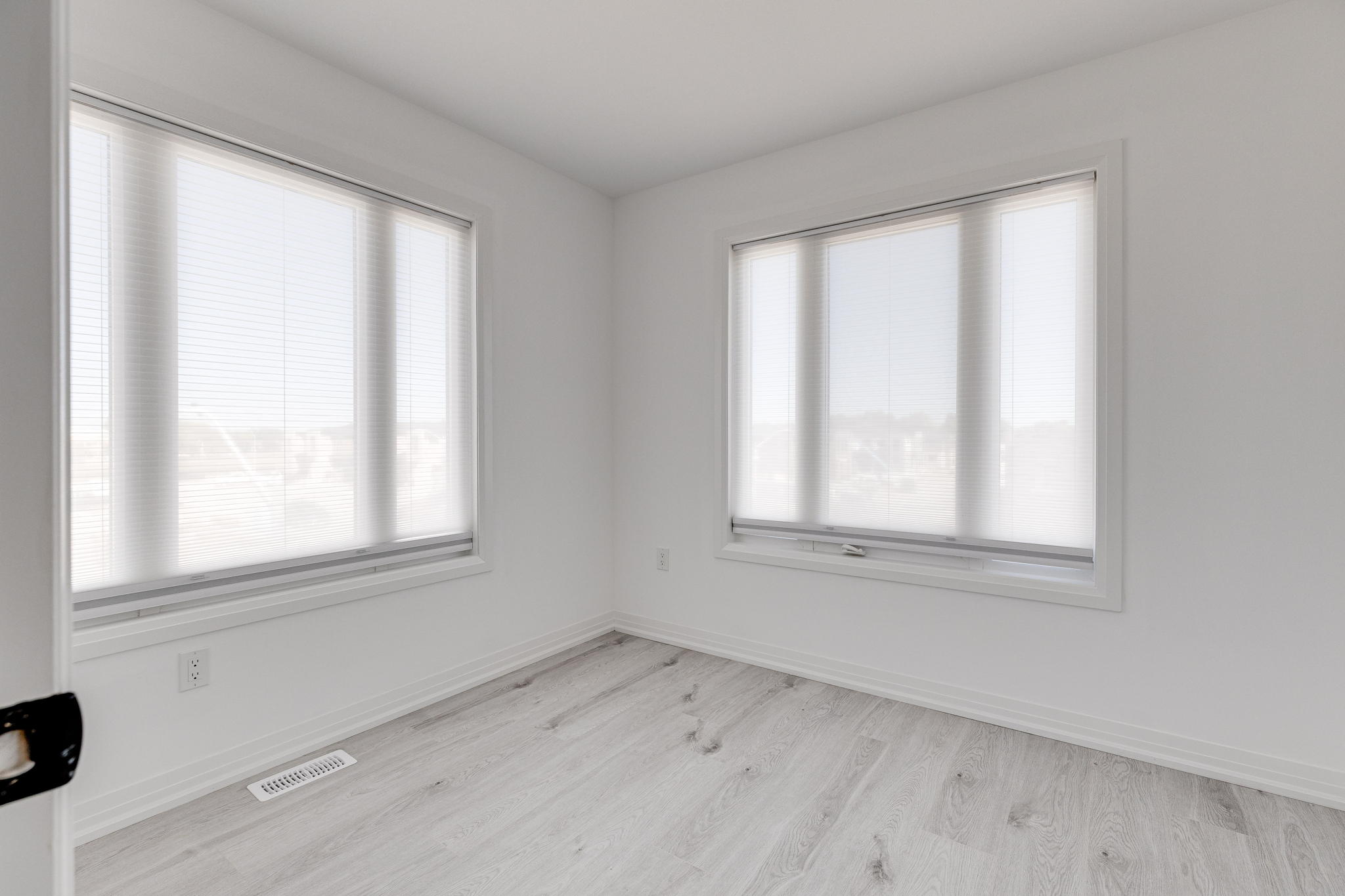 Barrie property showcase — delivered property photograph 25