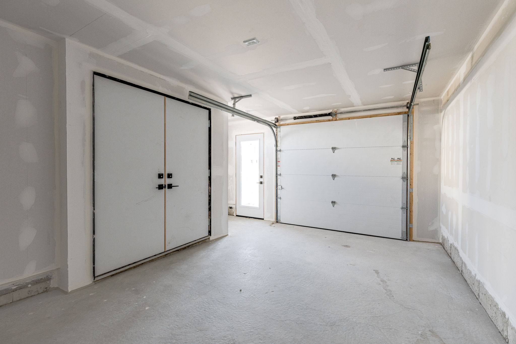 Barrie property showcase — delivered property photograph 34