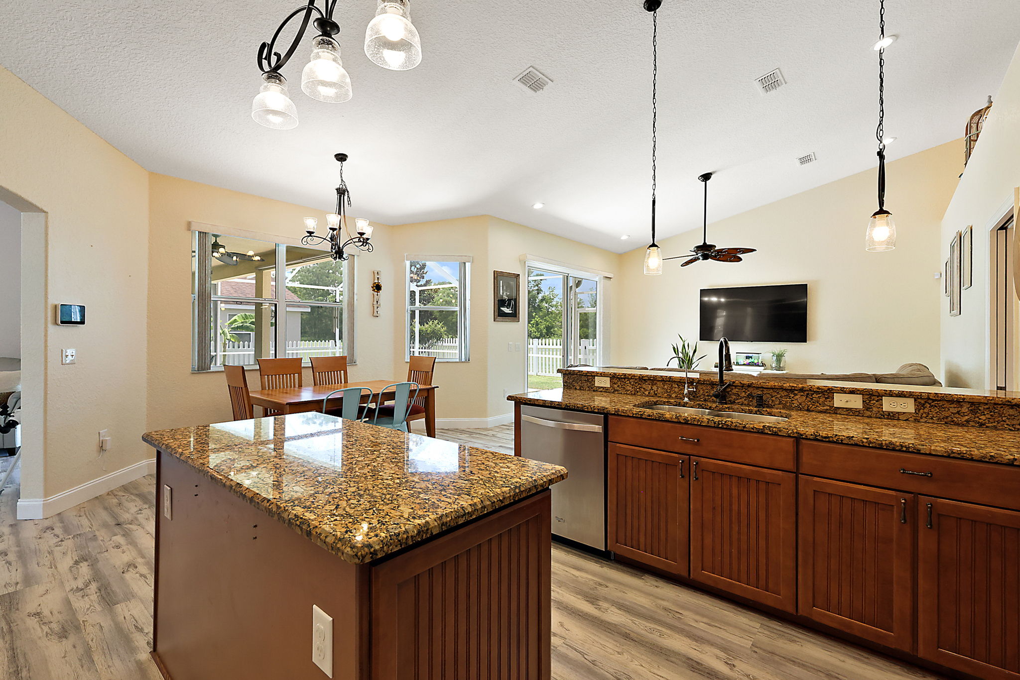 Ample Counter Space for Preparing Meals