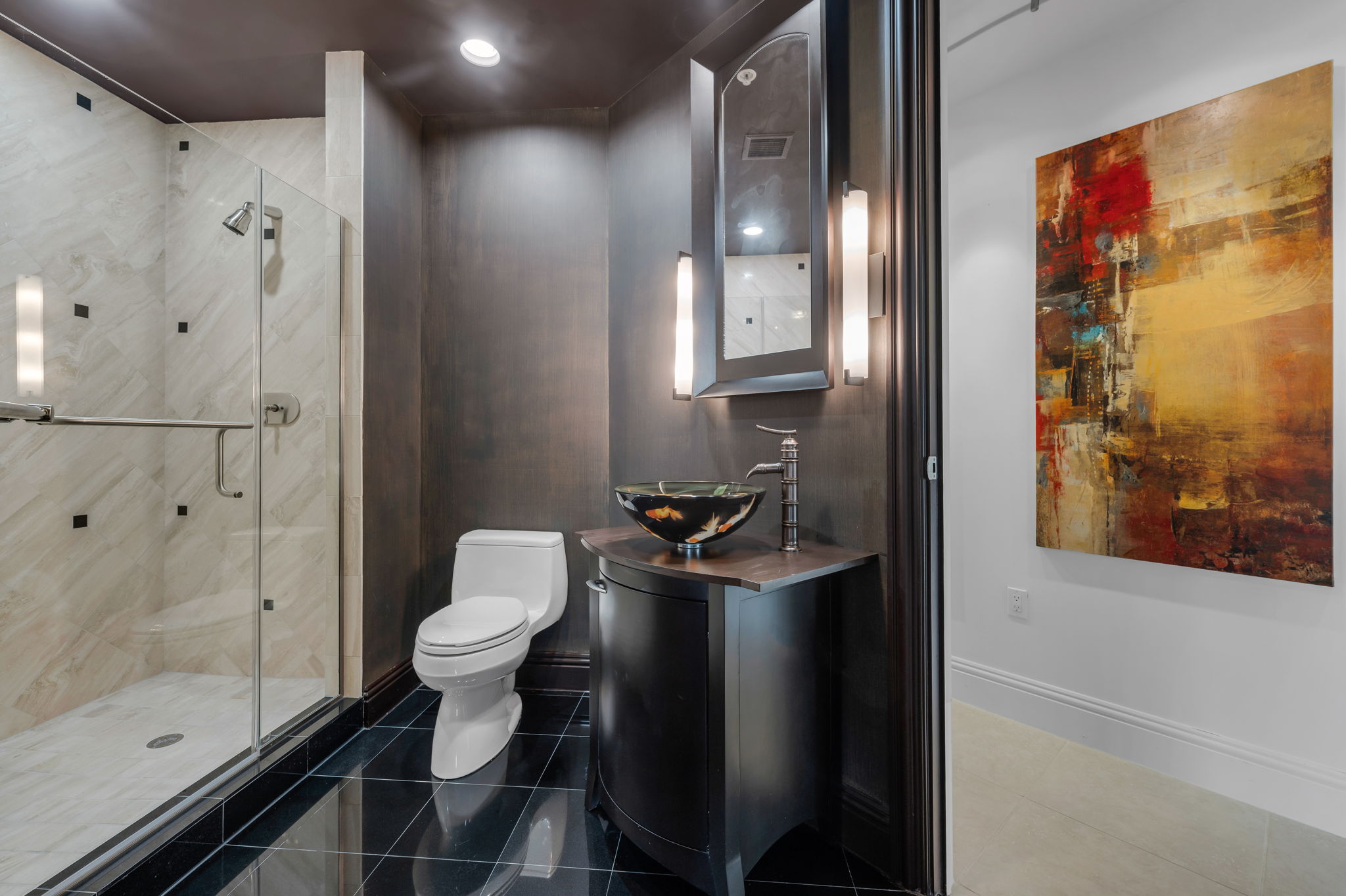 Guest Suite 1 Bathroom