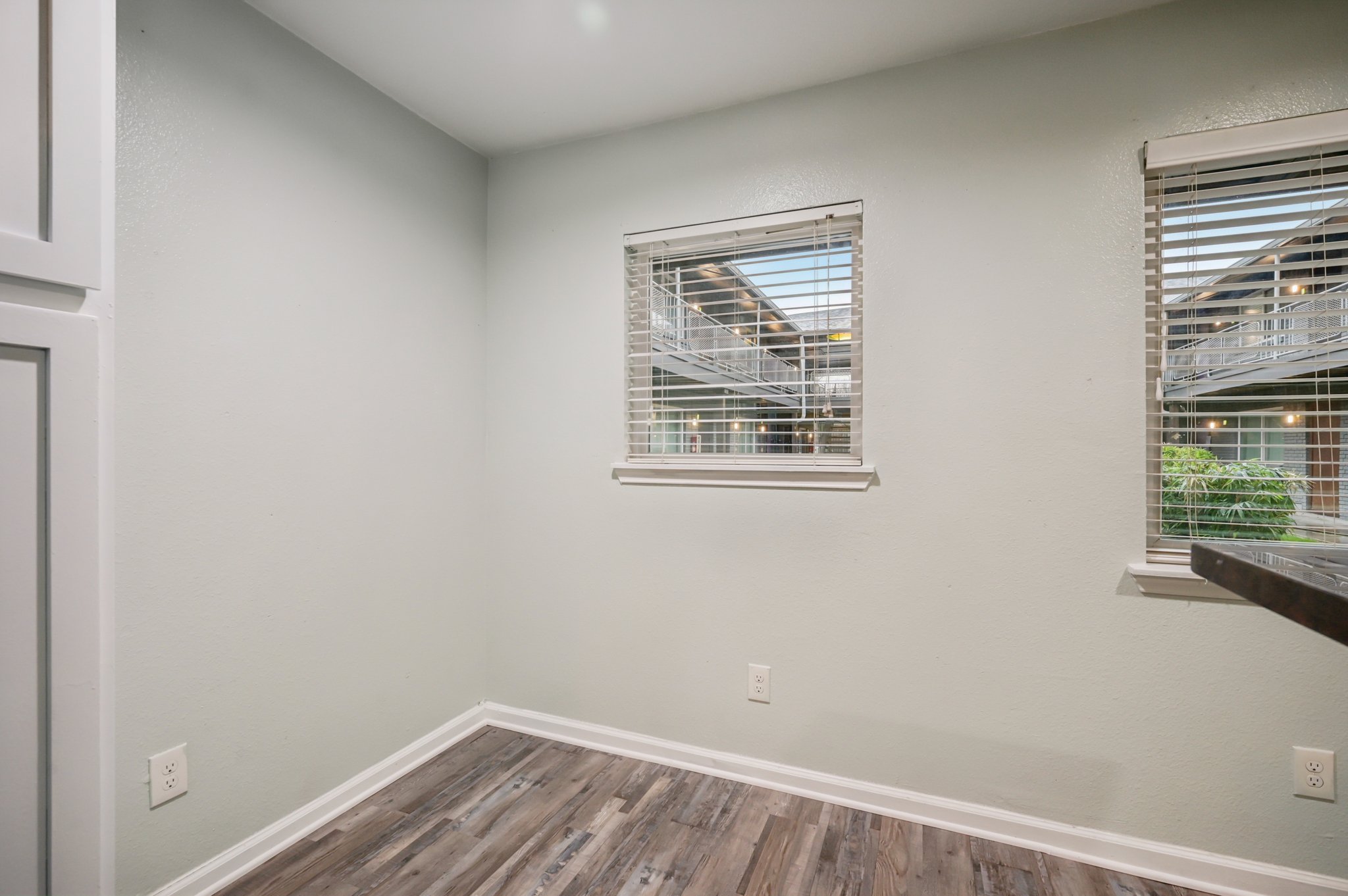 Gaston Ave 107-S1001-016.jpg