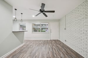 Gaston Ave 107-S1001-003.jpg