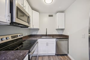 Gaston Ave 107-S1001-007.jpg