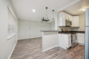Gaston Ave 107-S1001-008.jpg