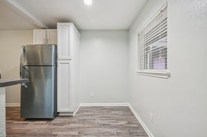 Gaston Ave 107-S1001-009.jpg