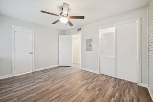 Gaston Ave 107-S1001-011.jpg