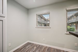 Gaston Ave 107-S1001-016.jpg