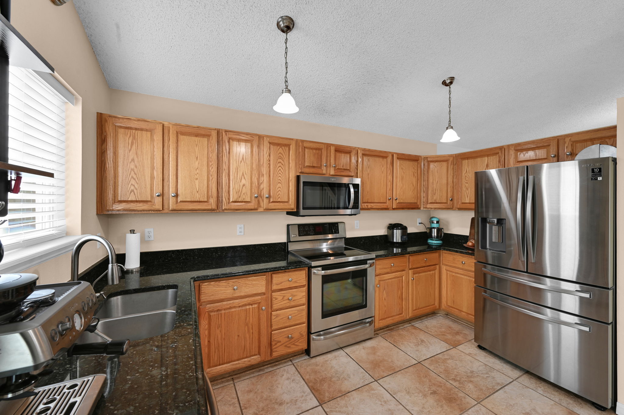 Upgraded Stainless Steel Appliances