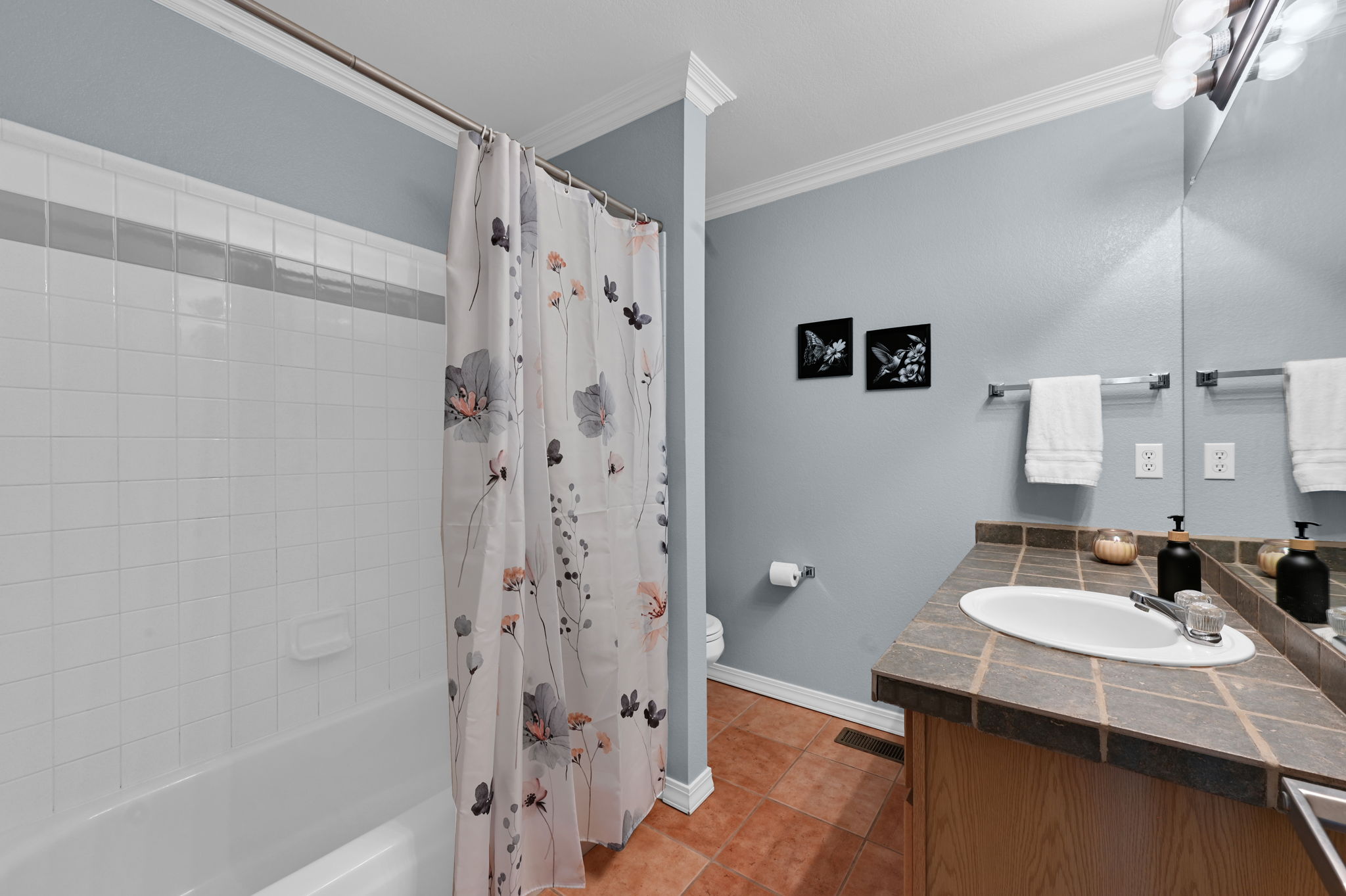 Full Bathroom on Upper Level