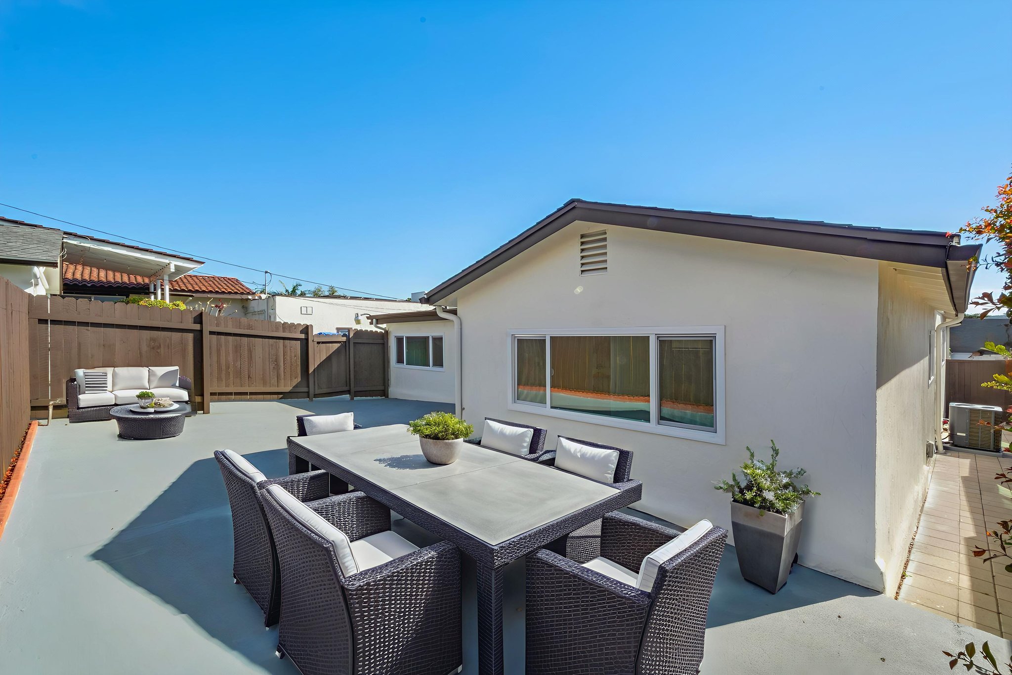 4933 20th St_DSC_0757 virtually staged.jpeg