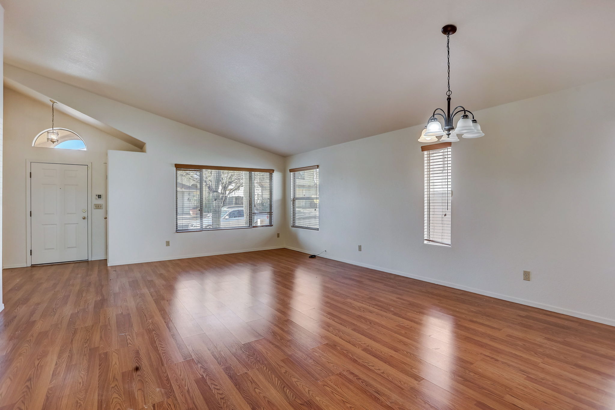 W Didion Dr-005