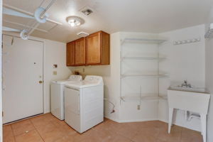 W Didion Dr-015