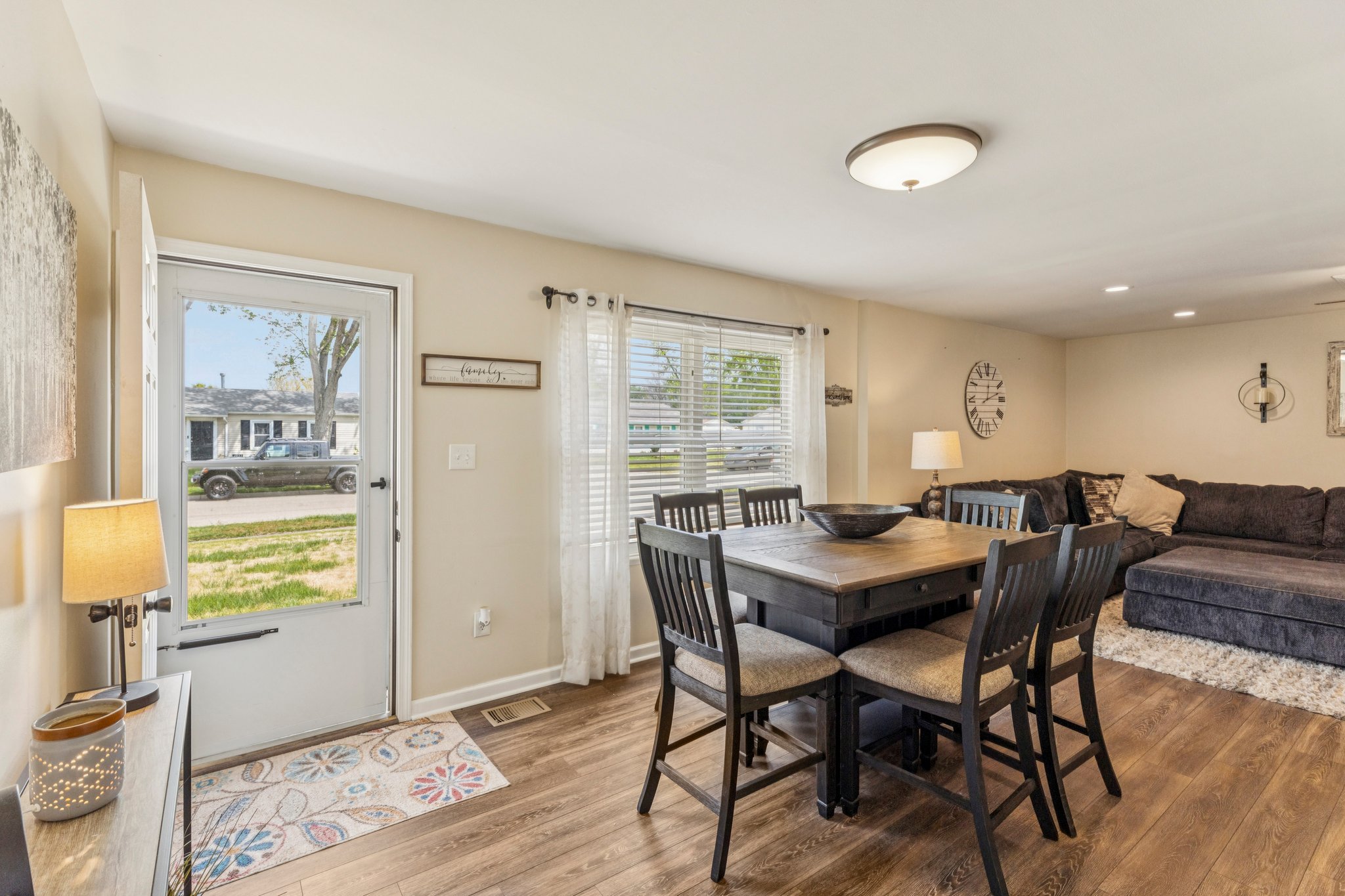 Castleton Dr-S1504-008.jpg