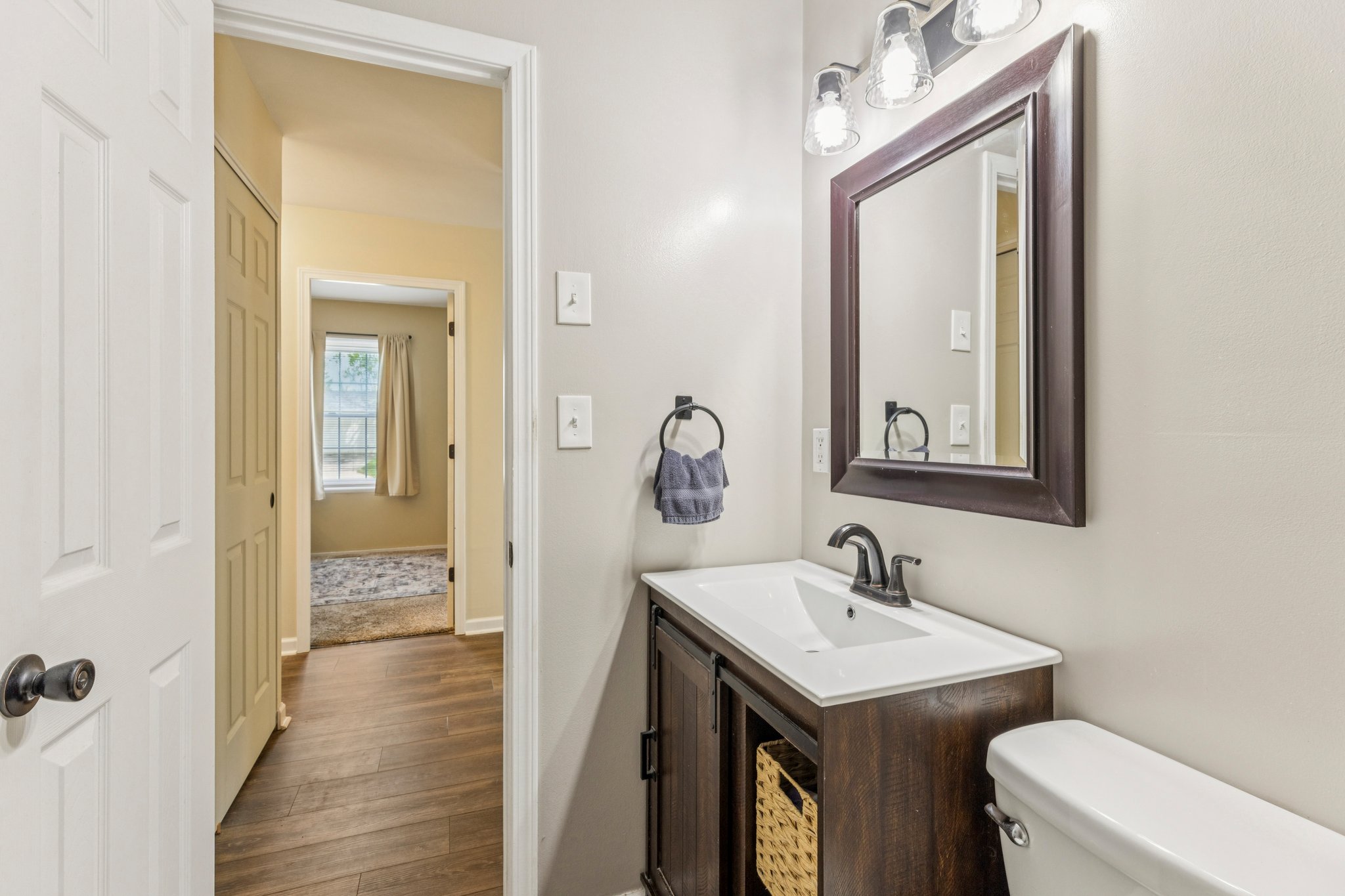 Castleton Dr-S1504-025.jpg