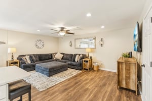 Castleton Dr-S1504-006.jpg