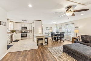 Castleton Dr-S1504-007.jpg