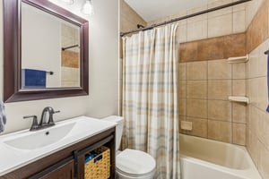 Castleton Dr-S1504-024.jpg