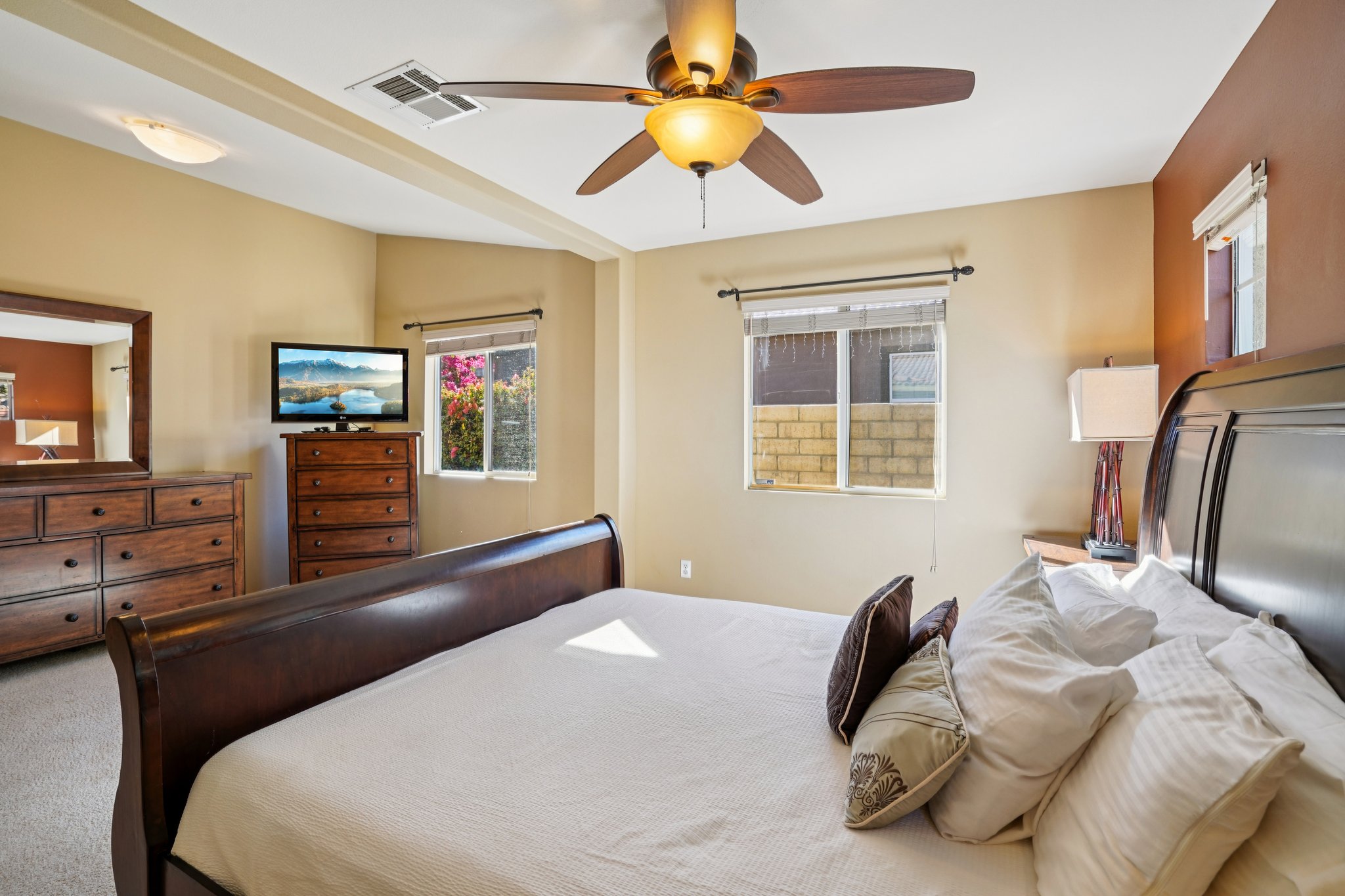 Wayne St-S1601-027.jpg