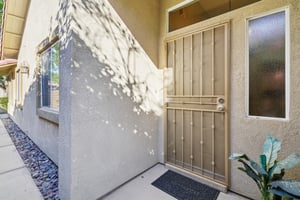 Wayne St-S1601-005.jpg