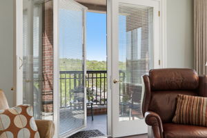 29-Balcony with Double soundproof doors