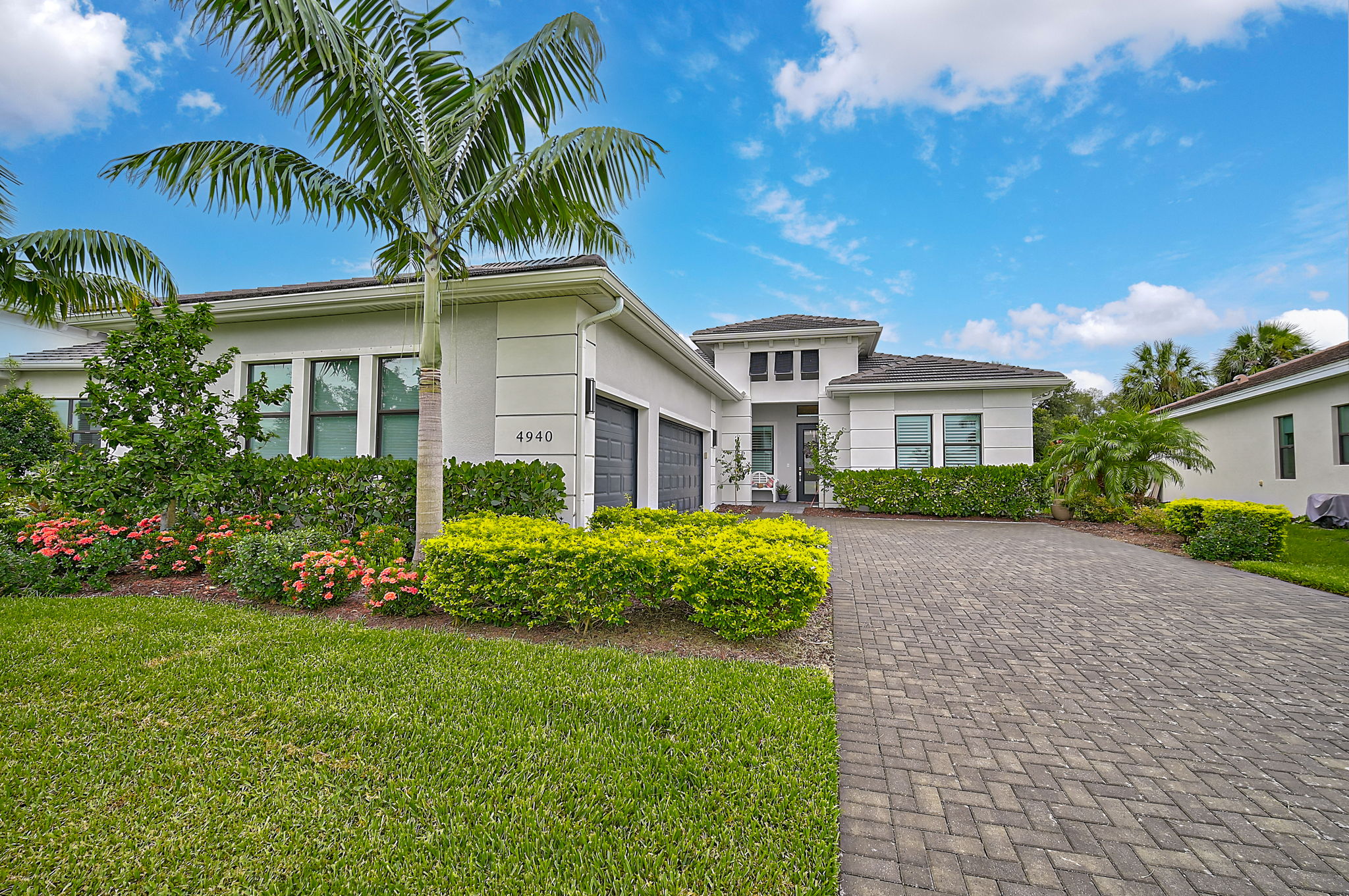 4940 Surfside Cir-4