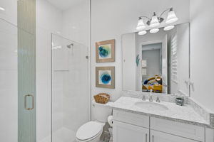 4940 Surfside Cir-10