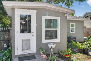 Rear Exteriors (5)