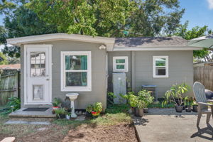 Rear Exteriors (6)