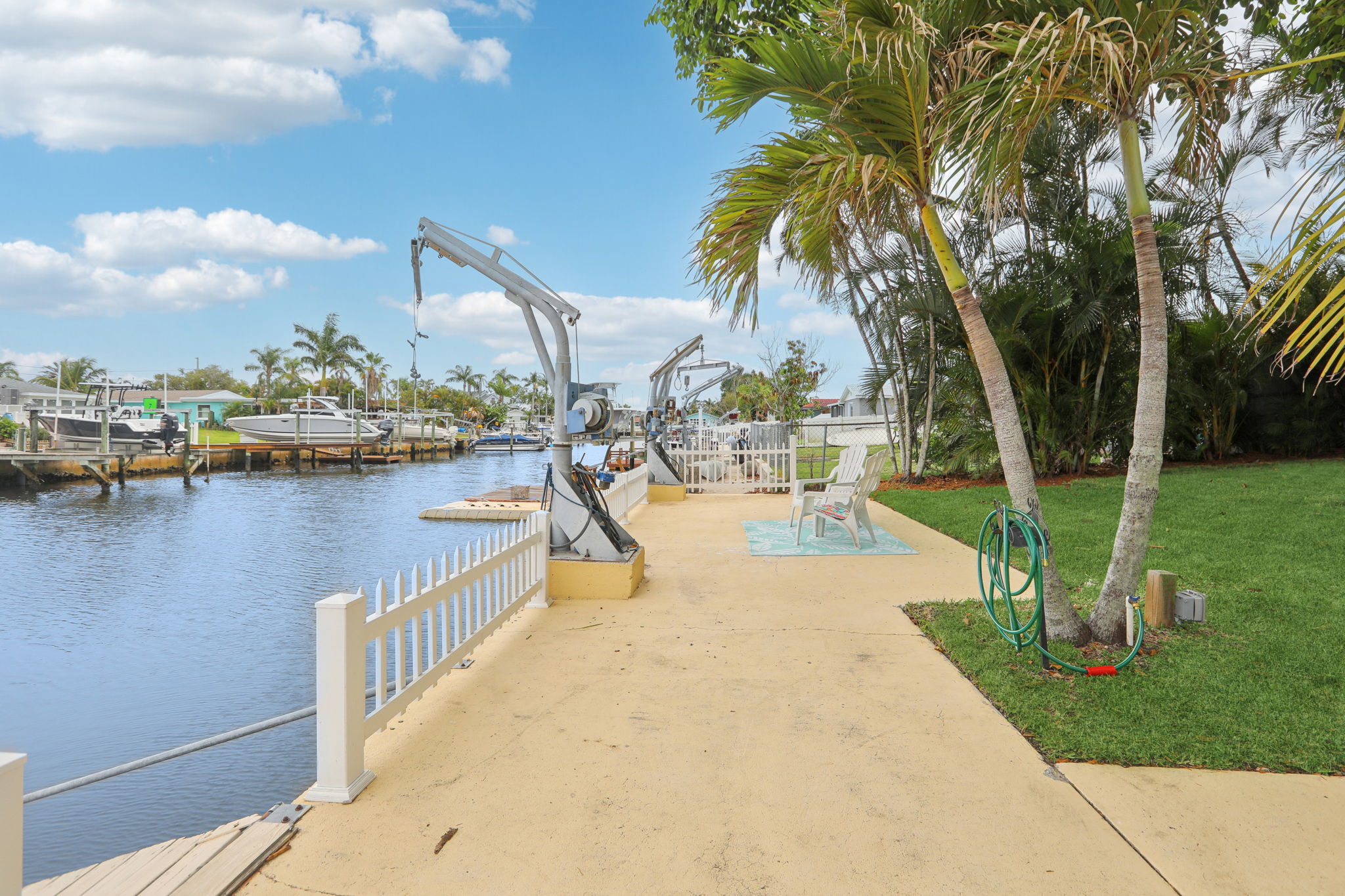 Blue Heron Dr-2305-037