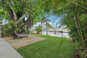 Blue Heron Dr-2305-033