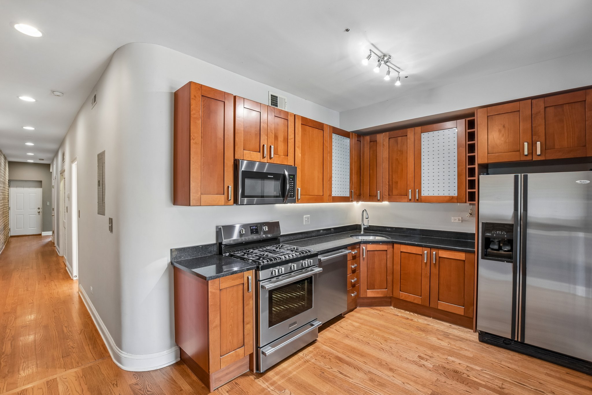 N Spaulding Ave-S3009-009.jpg