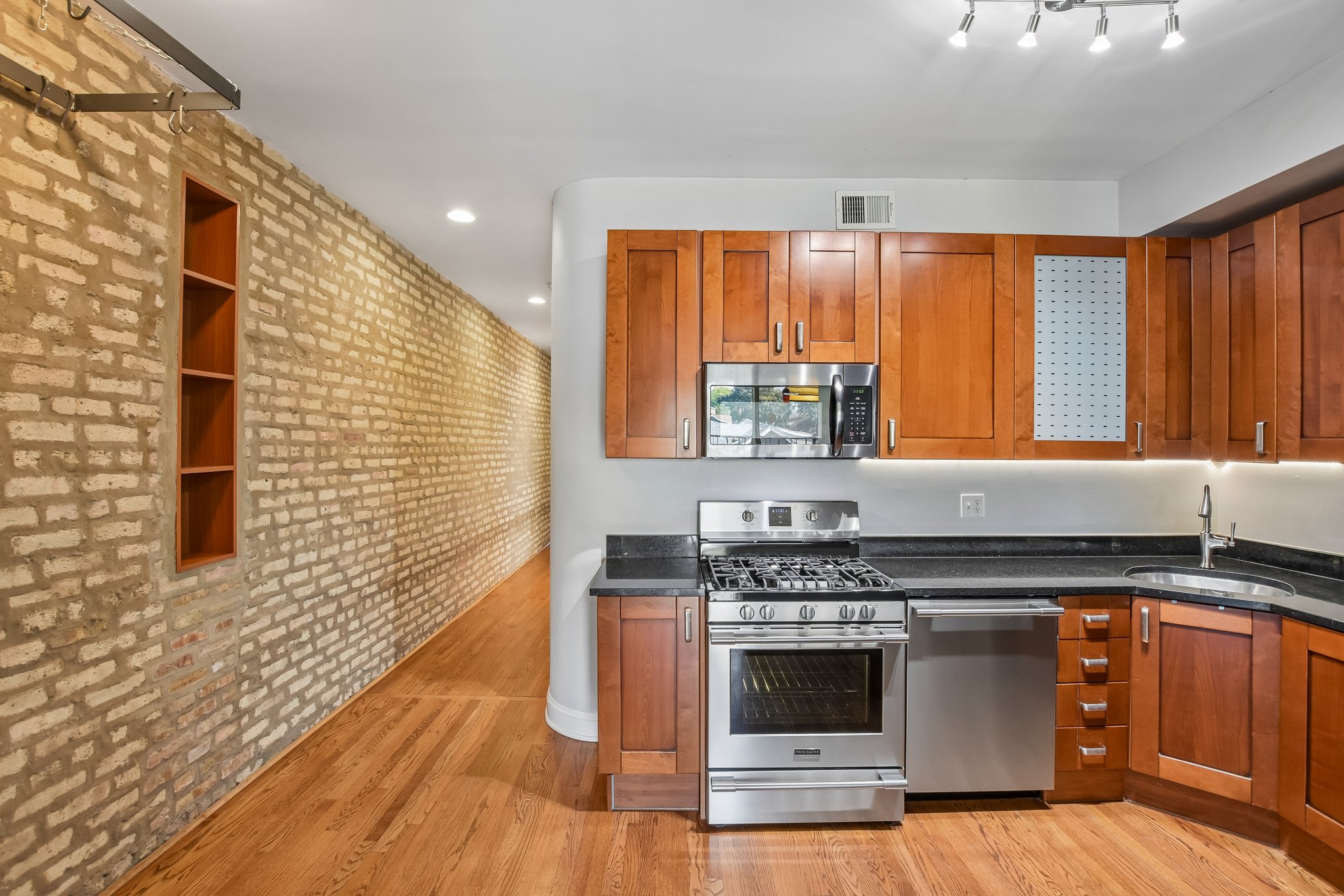 N Spaulding Ave-S3009-010.jpg
