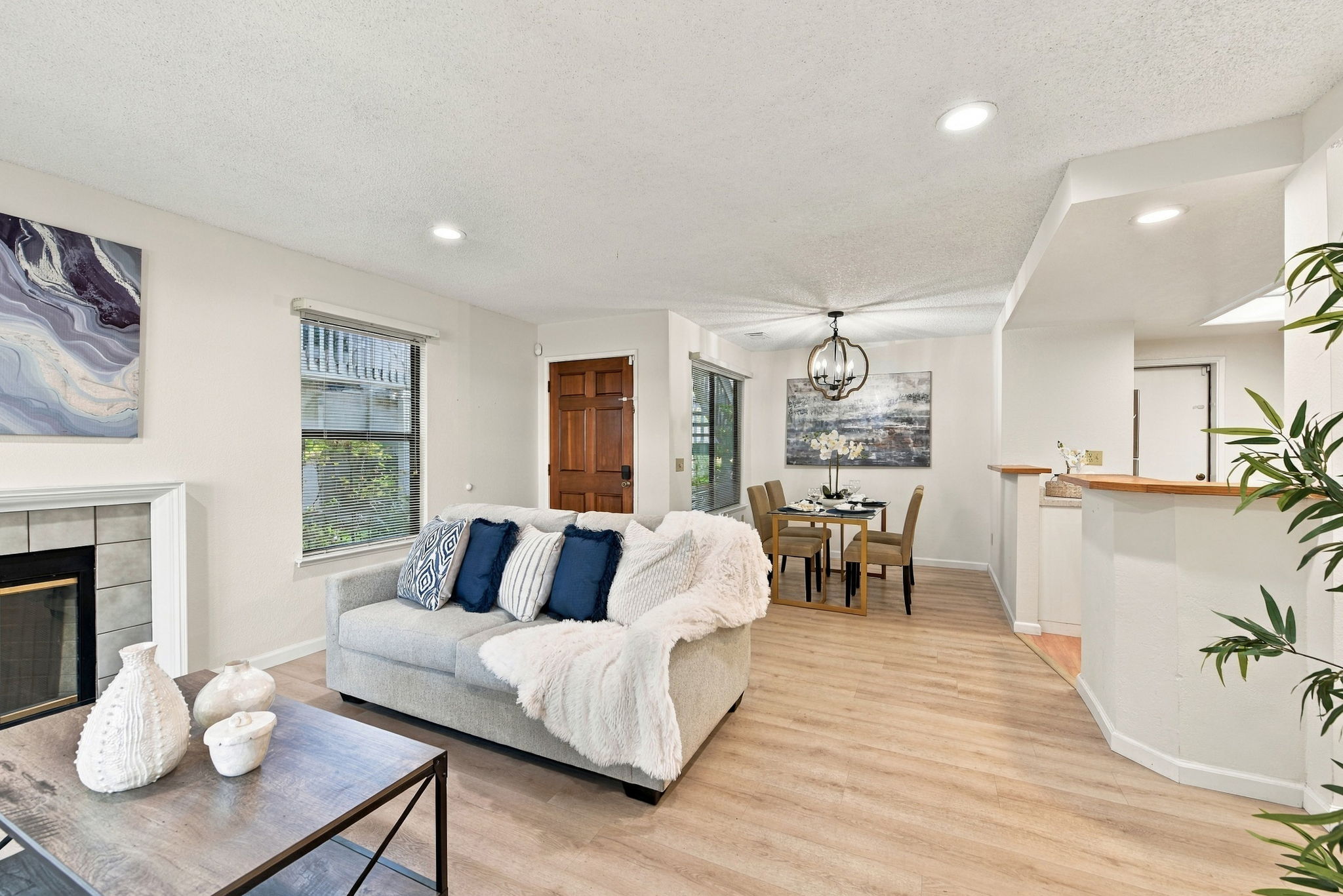 007_F8_4943 Conway Terrace