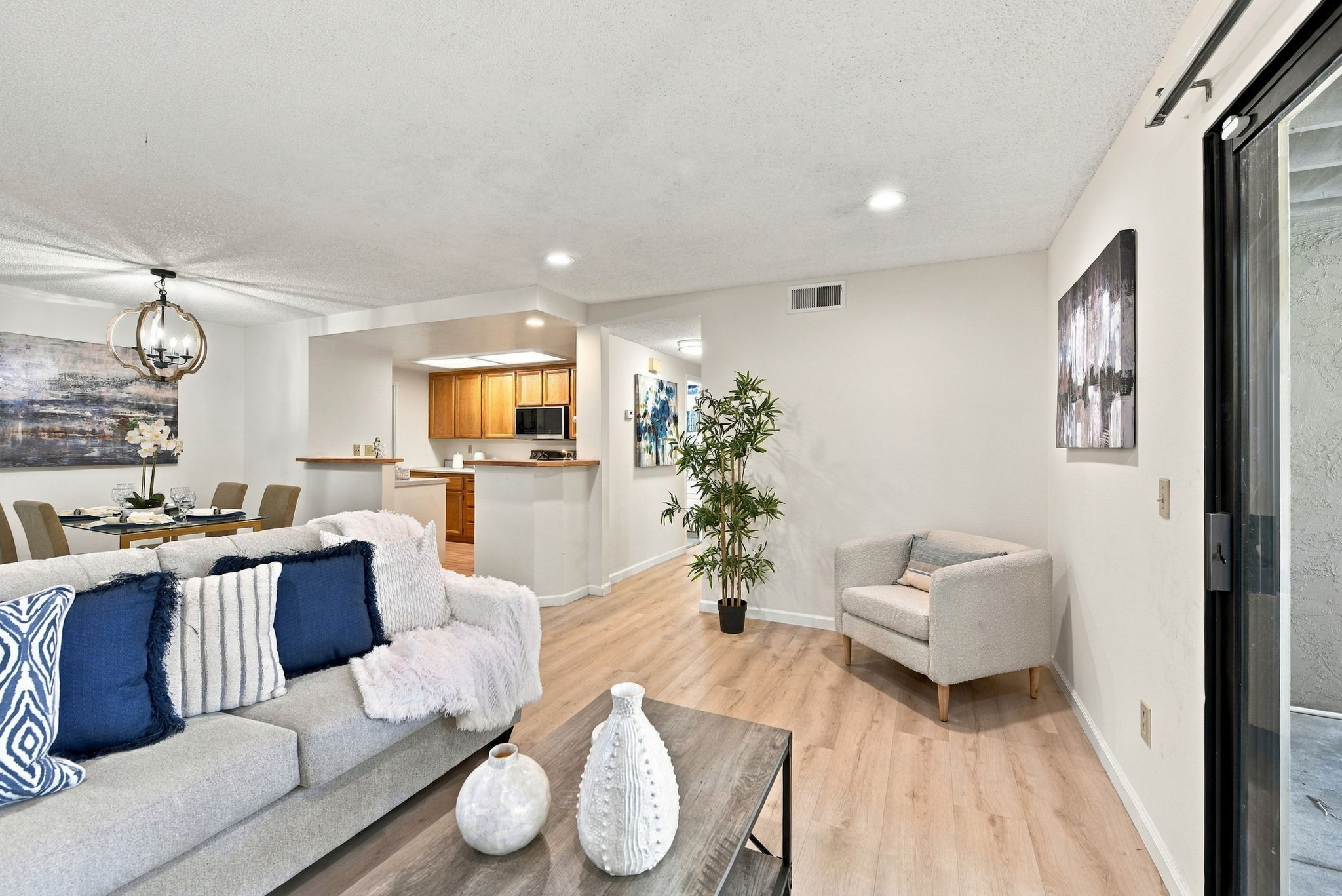 009_F8_4943 Conway Terrace