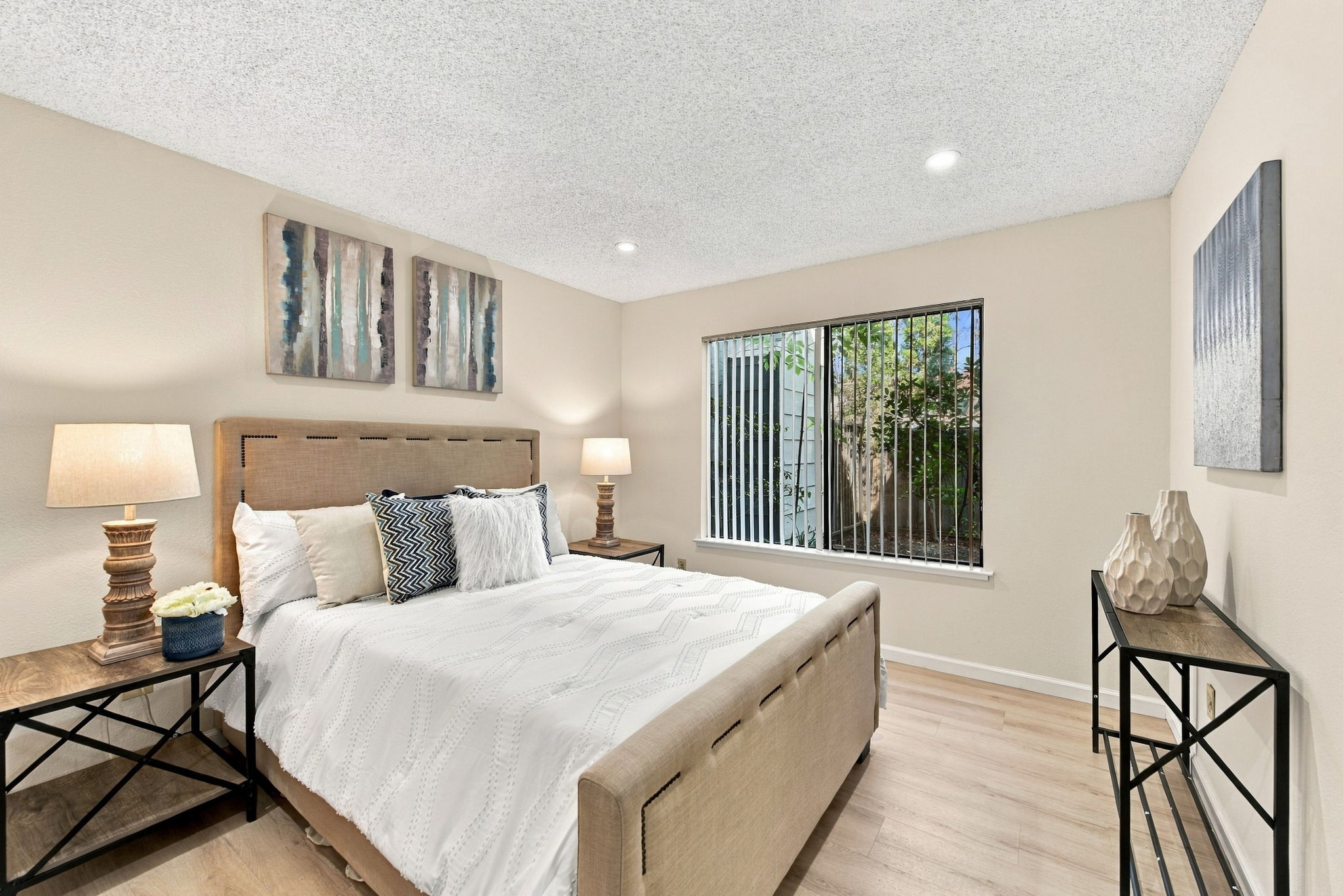 018_F8_4943 Conway Terrace