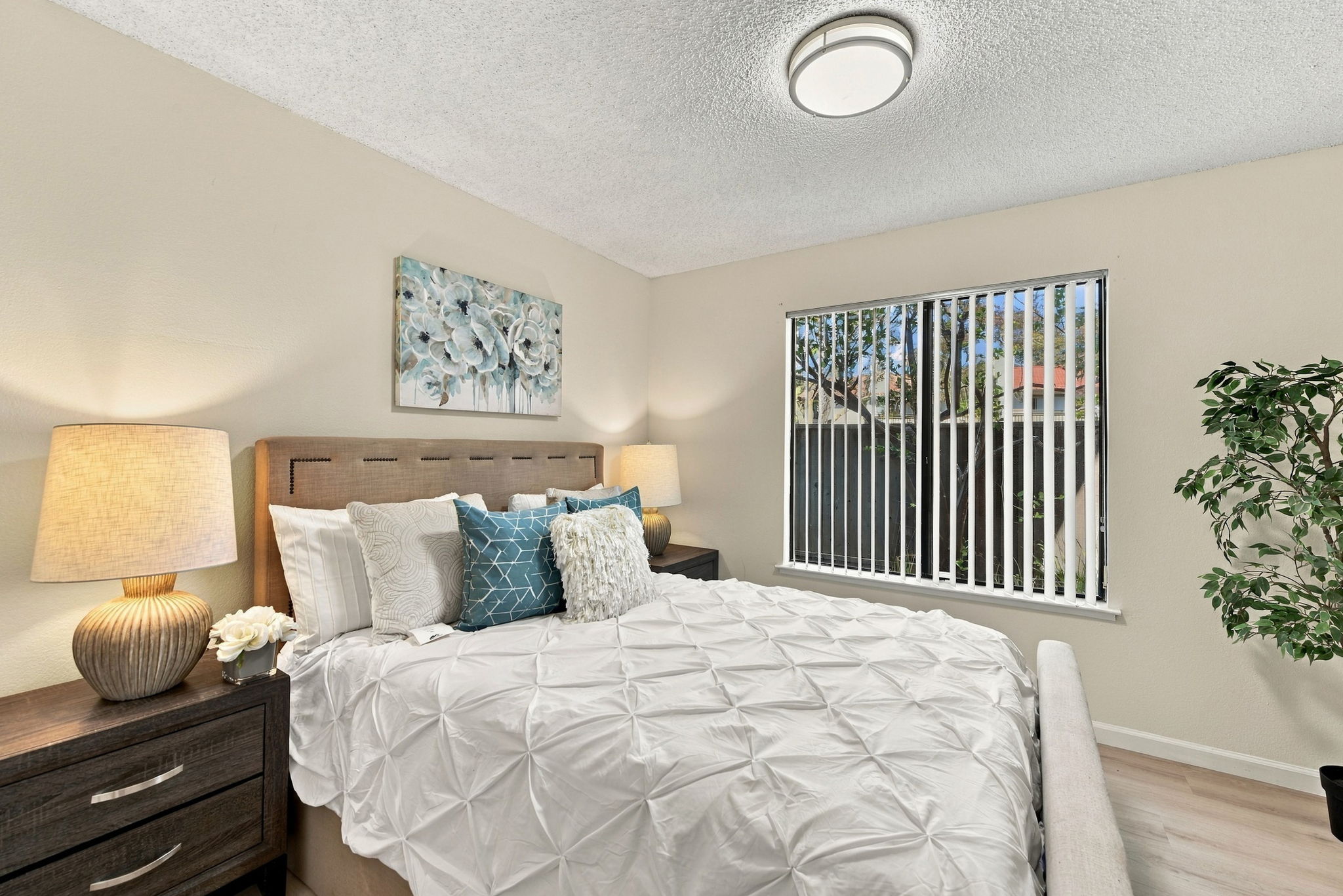 022_F8_4943 Conway Terrace