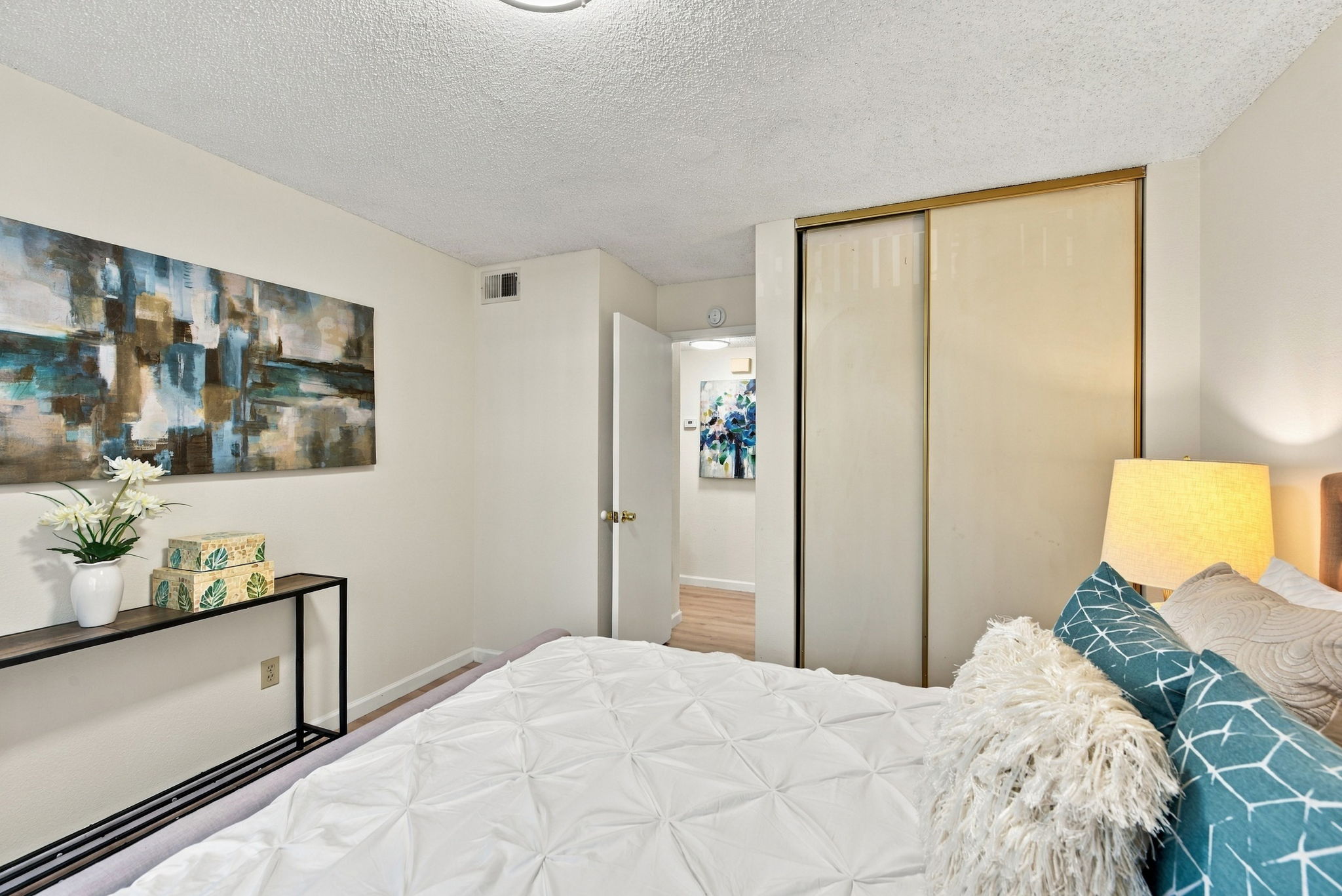 024_F8_4943 Conway Terrace