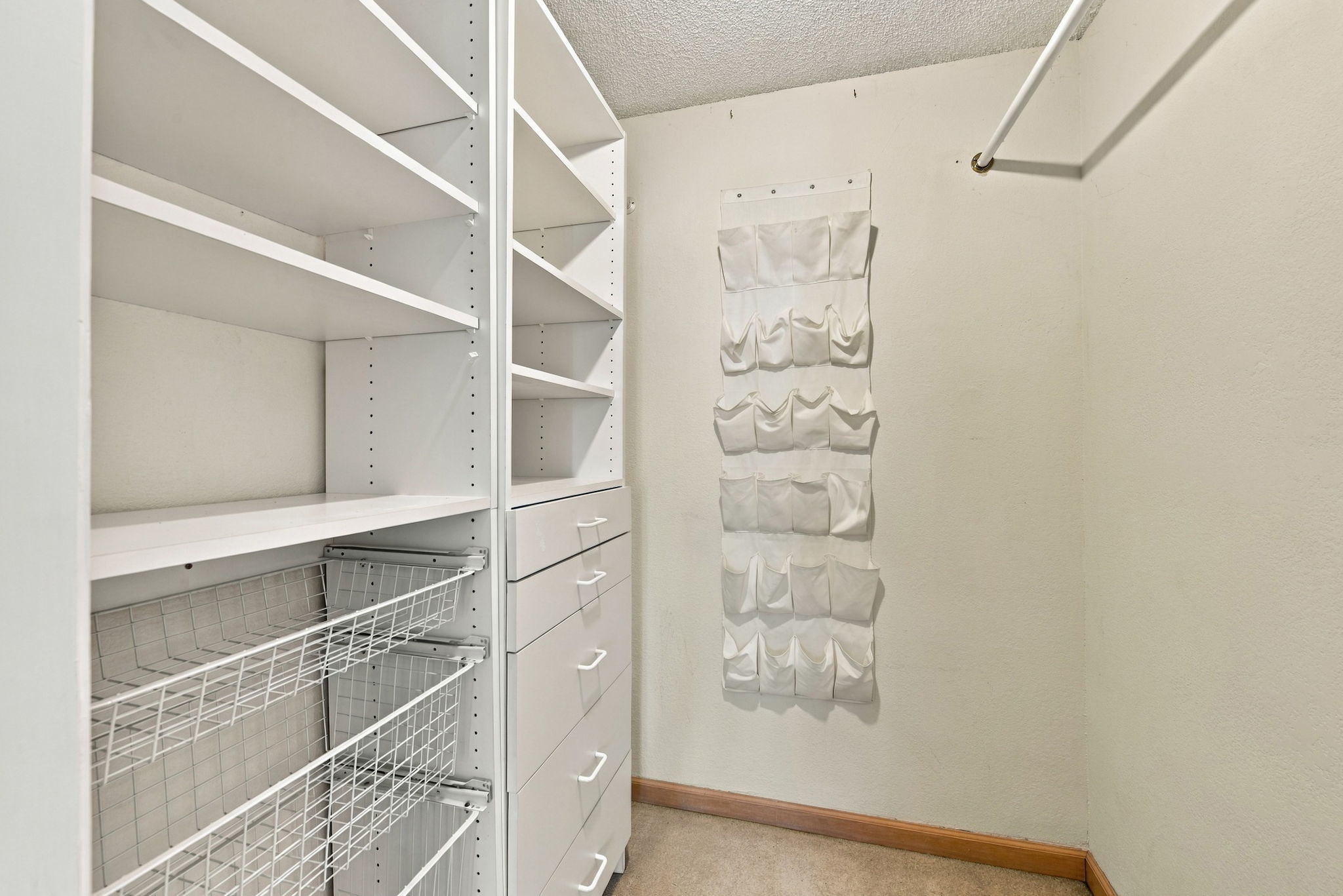 025_F8_4943 Conway Terrace