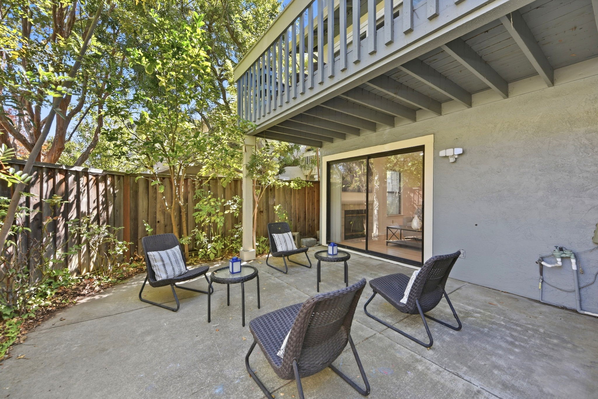 032_F8_4943 Conway Terrace