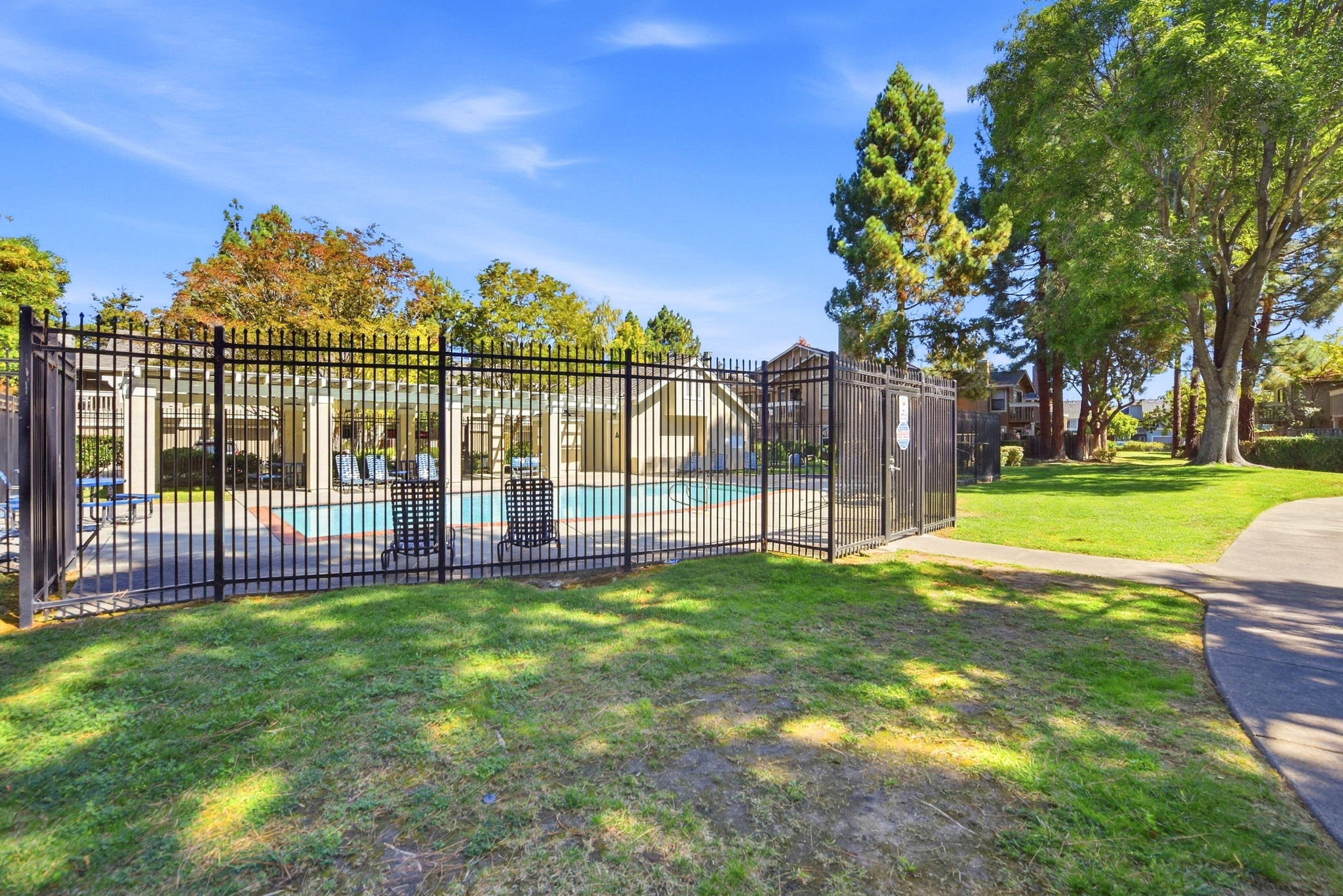 041_F8_4943 Conway Terrace
