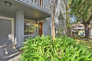 001_F8_4943 Conway Terrace