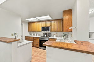 010_F8_4943 Conway Terrace