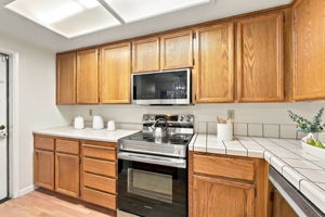 011_F8_4943 Conway Terrace