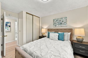 023_F8_4943 Conway Terrace